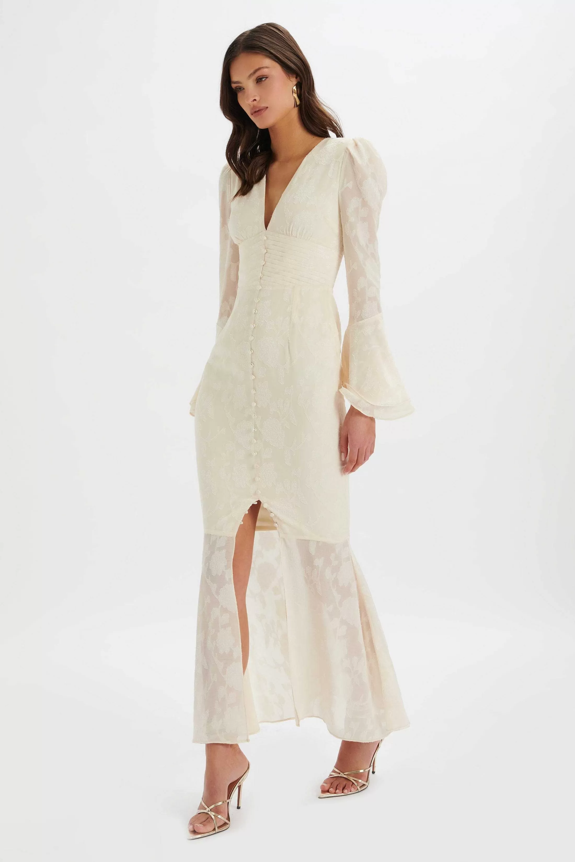 Lavish Alice Dresses<Lauren Fluted Sleeve Maxi Dress In Cream Floral Textured Chiffon