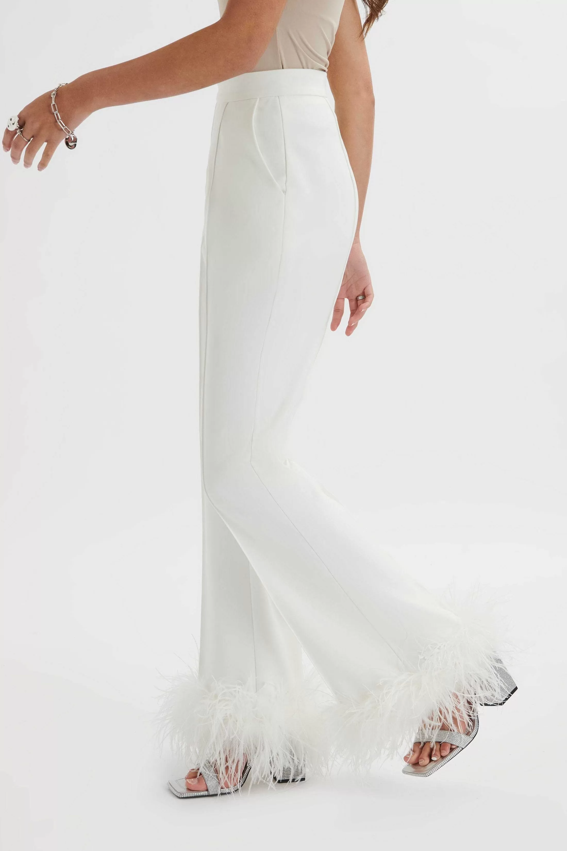 Lavish Alice Suiting<Nahla Fit & Flare Trouser With Feather Hem In White