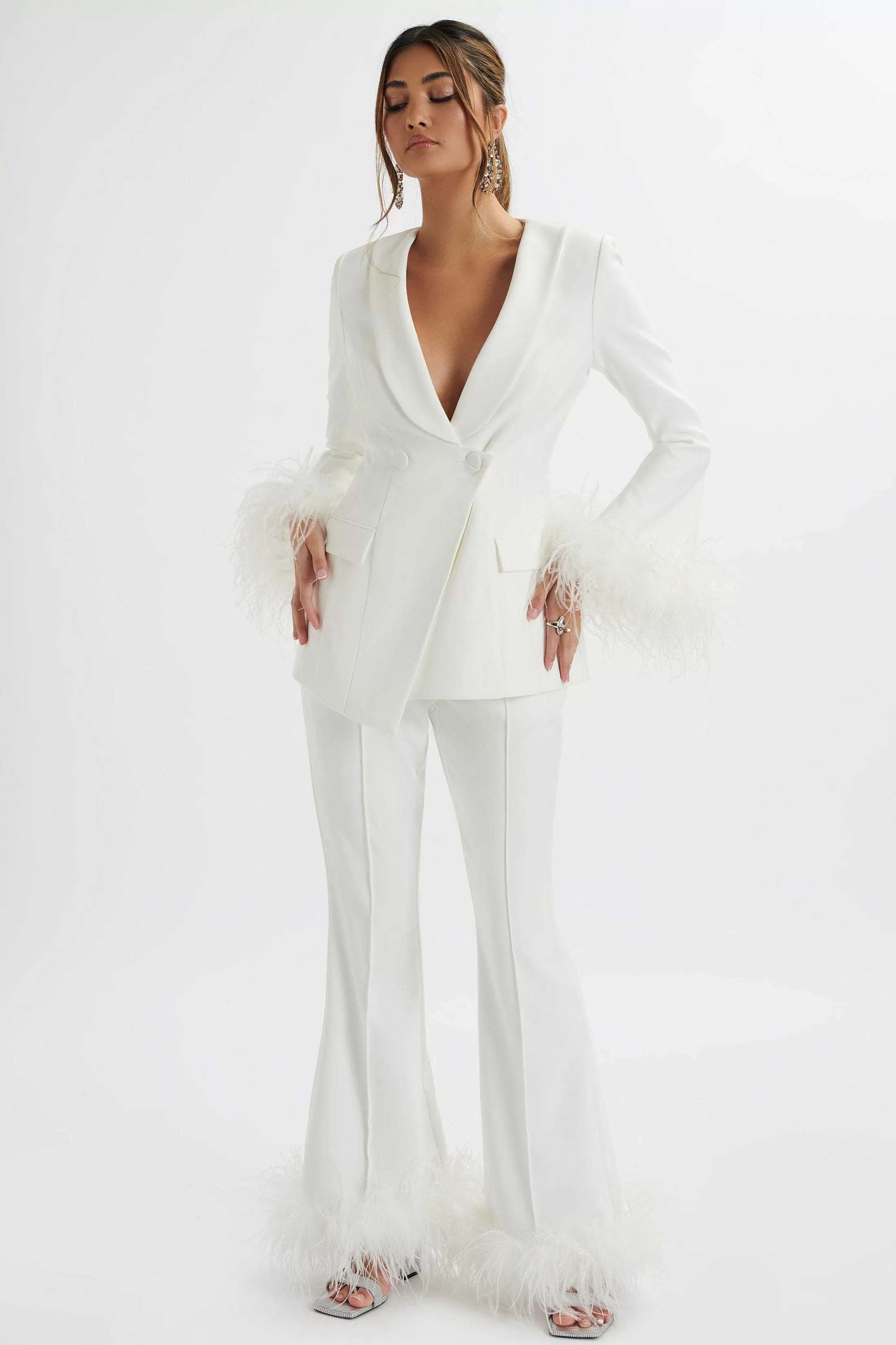 Lavish Alice Suiting<Nahla Fit & Flare Trouser With Feather Hem In White